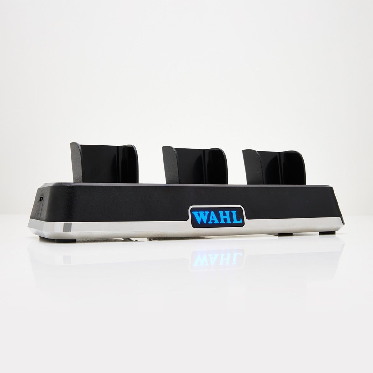Wahl Professional Power Station – 3-in-1 Charging Dock with USB-C Port
