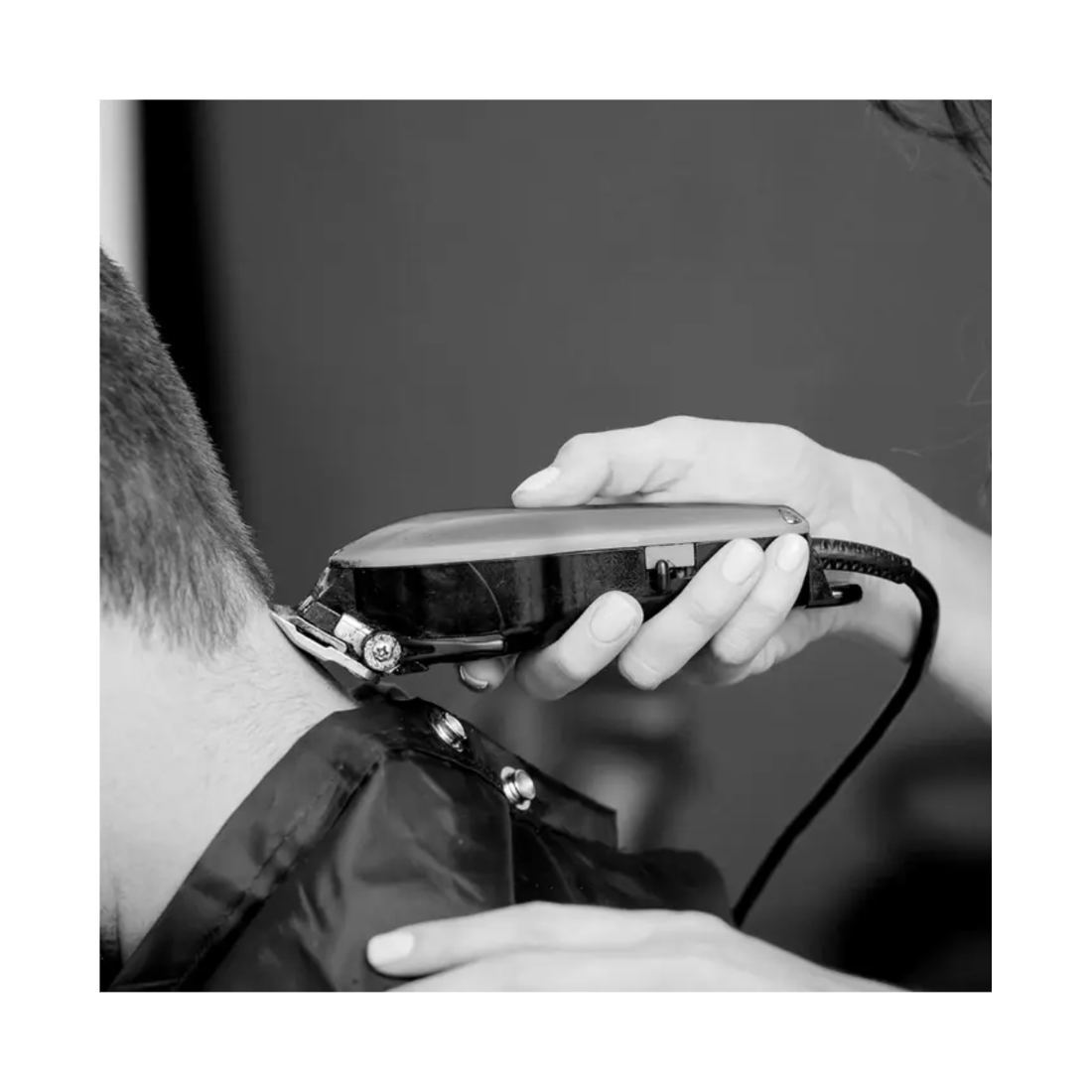 Wahl Taper 2000 Corded Clipper – Chrome Heavy-Duty Barber Clipper