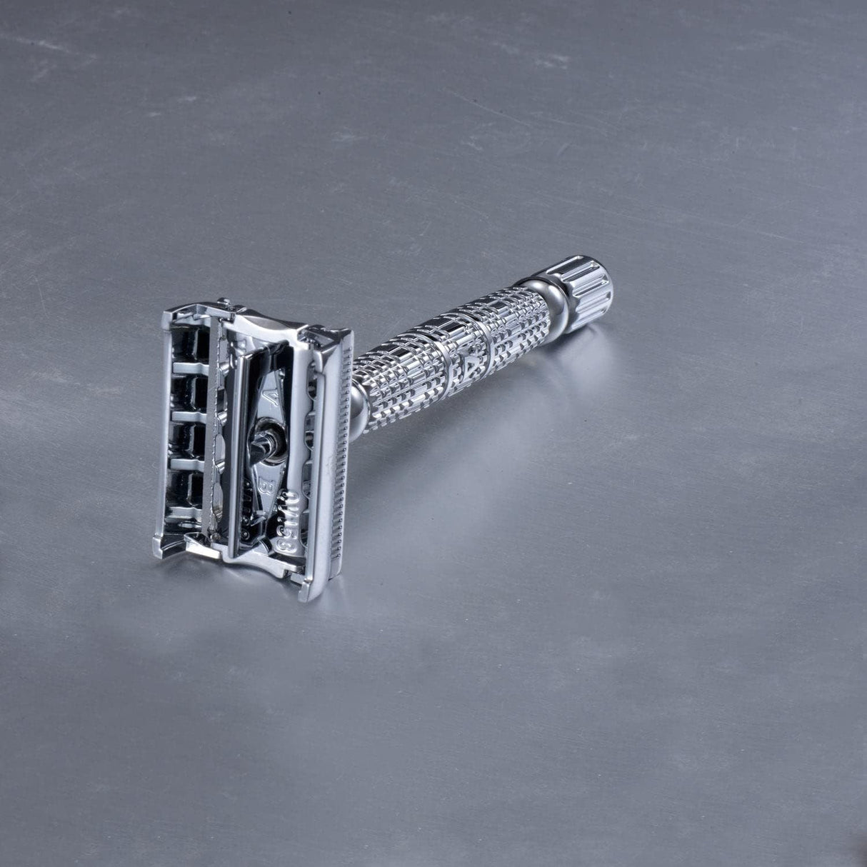 Vikings Blade Vulcan Safety Razor – Double Edge with Luxury Case Father's Day